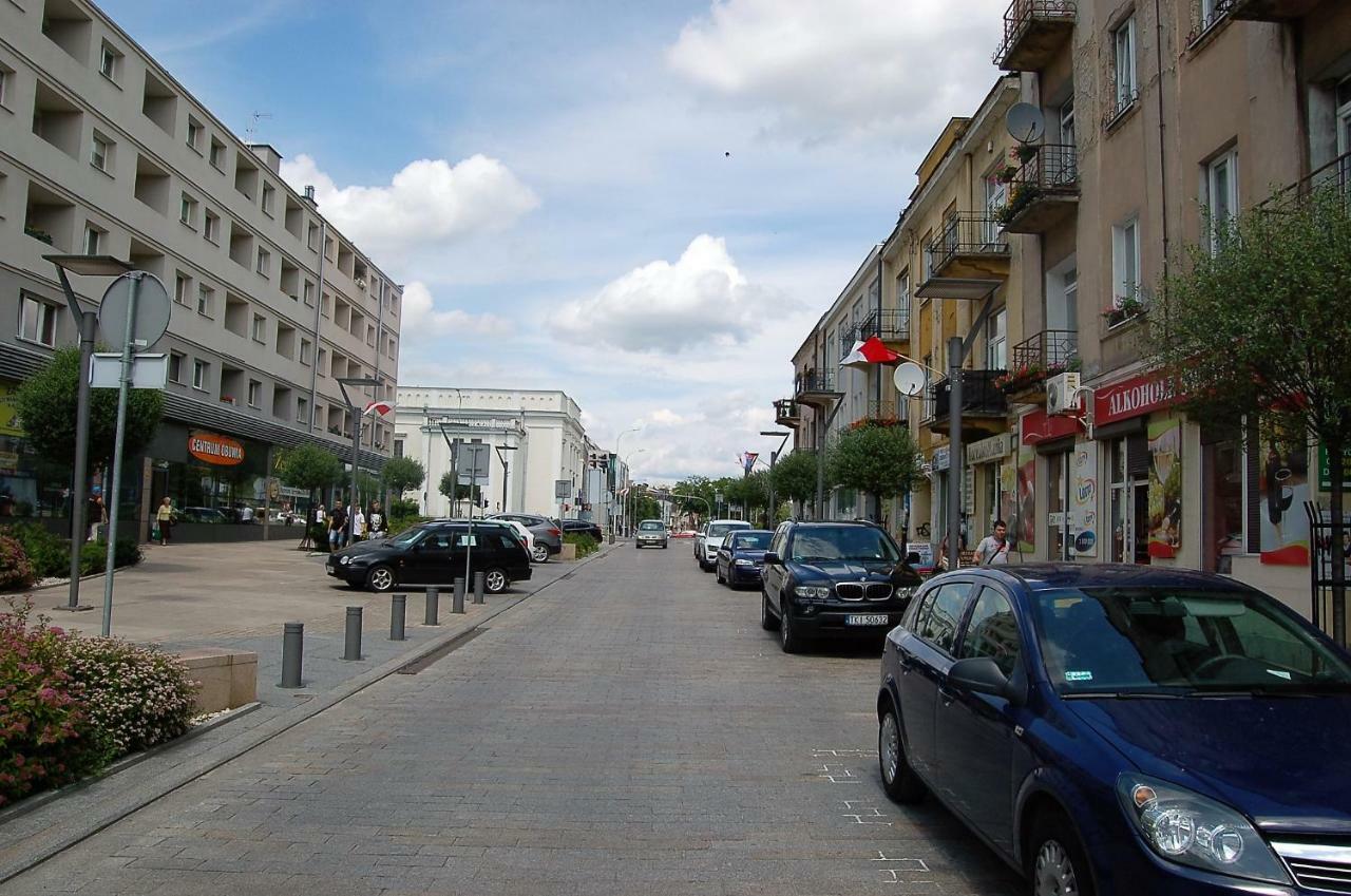 Family & Business Sauna Apartments Rynek Centrum Downtown - 2 Bedroom With Private Sauna, Balcony, Parking Kielce Ngoại thất bức ảnh