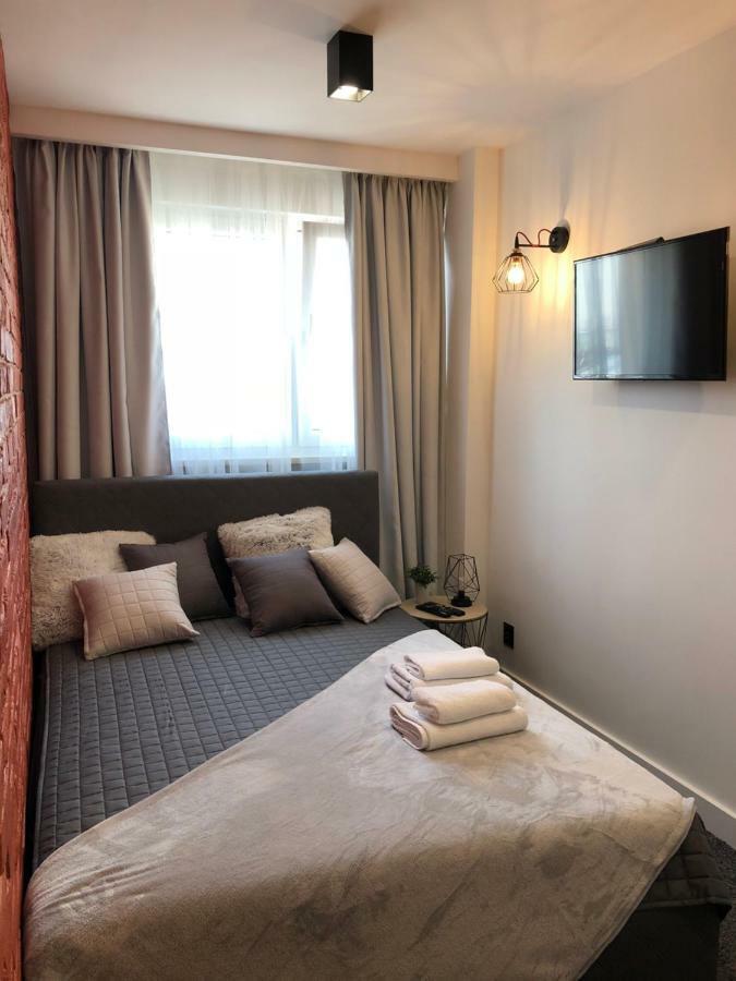 Family & Business Sauna Apartments Rynek Centrum Downtown - 2 Bedroom With Private Sauna, Balcony, Parking Kielce Ngoại thất bức ảnh