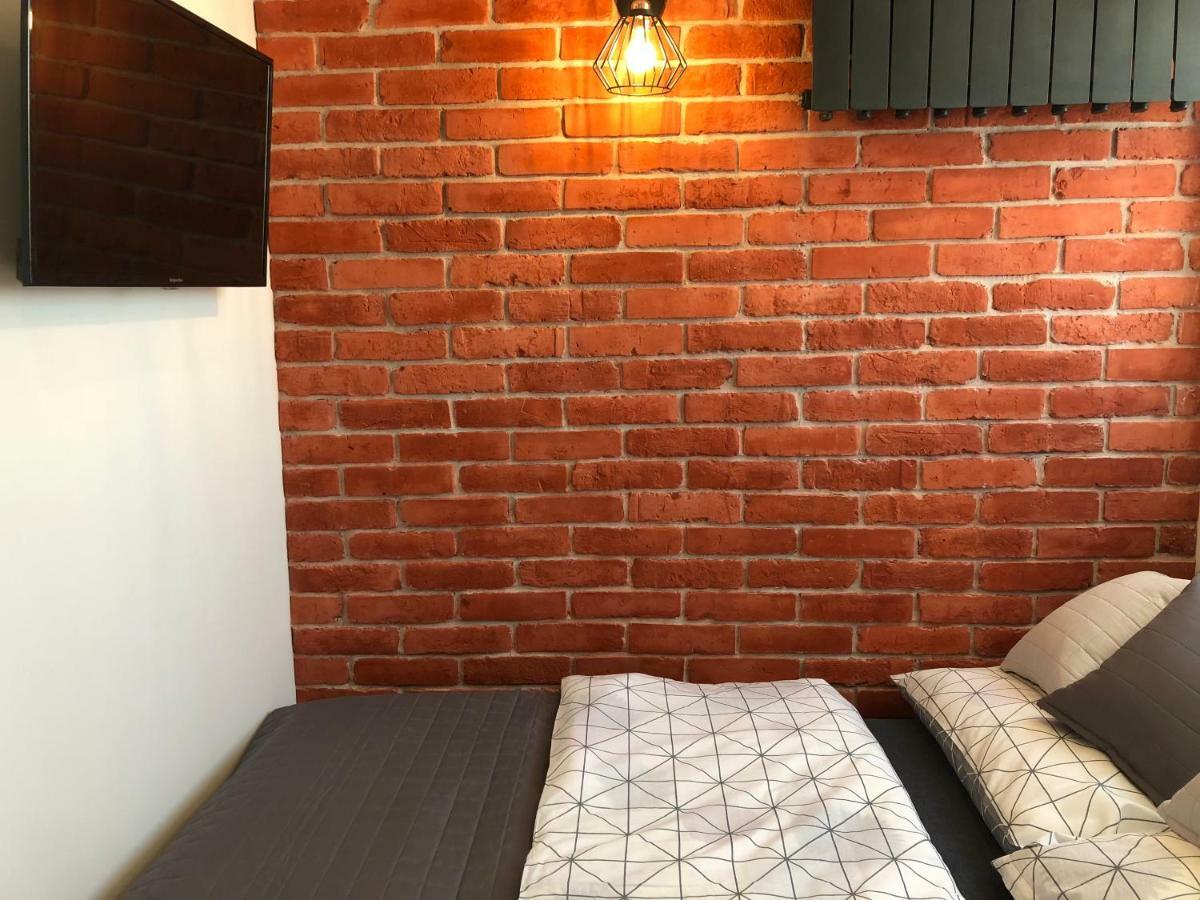 Family & Business Sauna Apartments Rynek Centrum Downtown - 2 Bedroom With Private Sauna, Balcony, Parking Kielce Ngoại thất bức ảnh