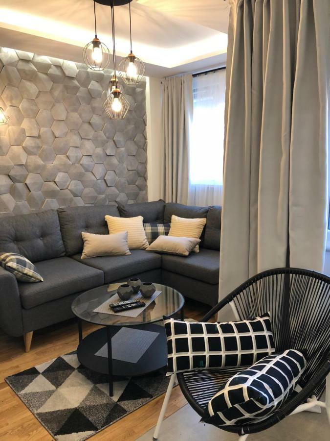 Family & Business Sauna Apartments Rynek Centrum Downtown - 2 Bedroom With Private Sauna, Balcony, Parking Kielce Ngoại thất bức ảnh