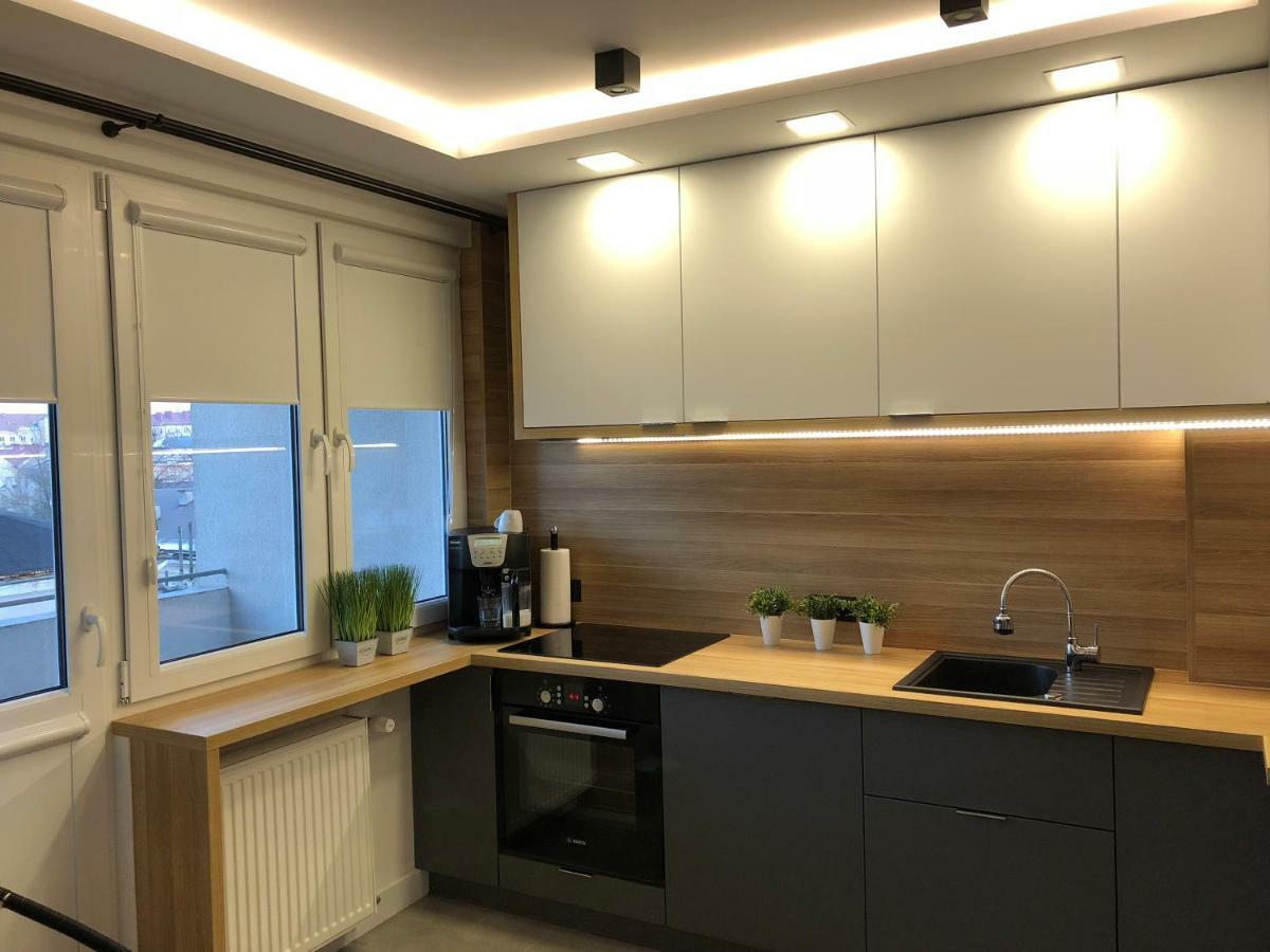Family & Business Sauna Apartments Rynek Centrum Downtown - 2 Bedroom With Private Sauna, Balcony, Parking Kielce Ngoại thất bức ảnh
