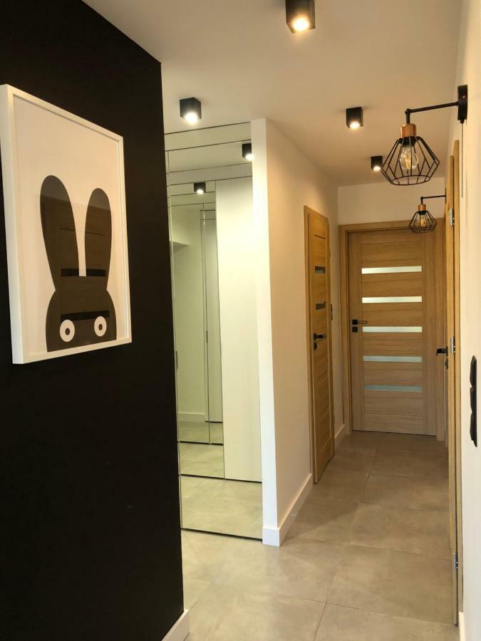 Family & Business Sauna Apartments Rynek Centrum Downtown - 2 Bedroom With Private Sauna, Balcony, Parking Kielce Ngoại thất bức ảnh
