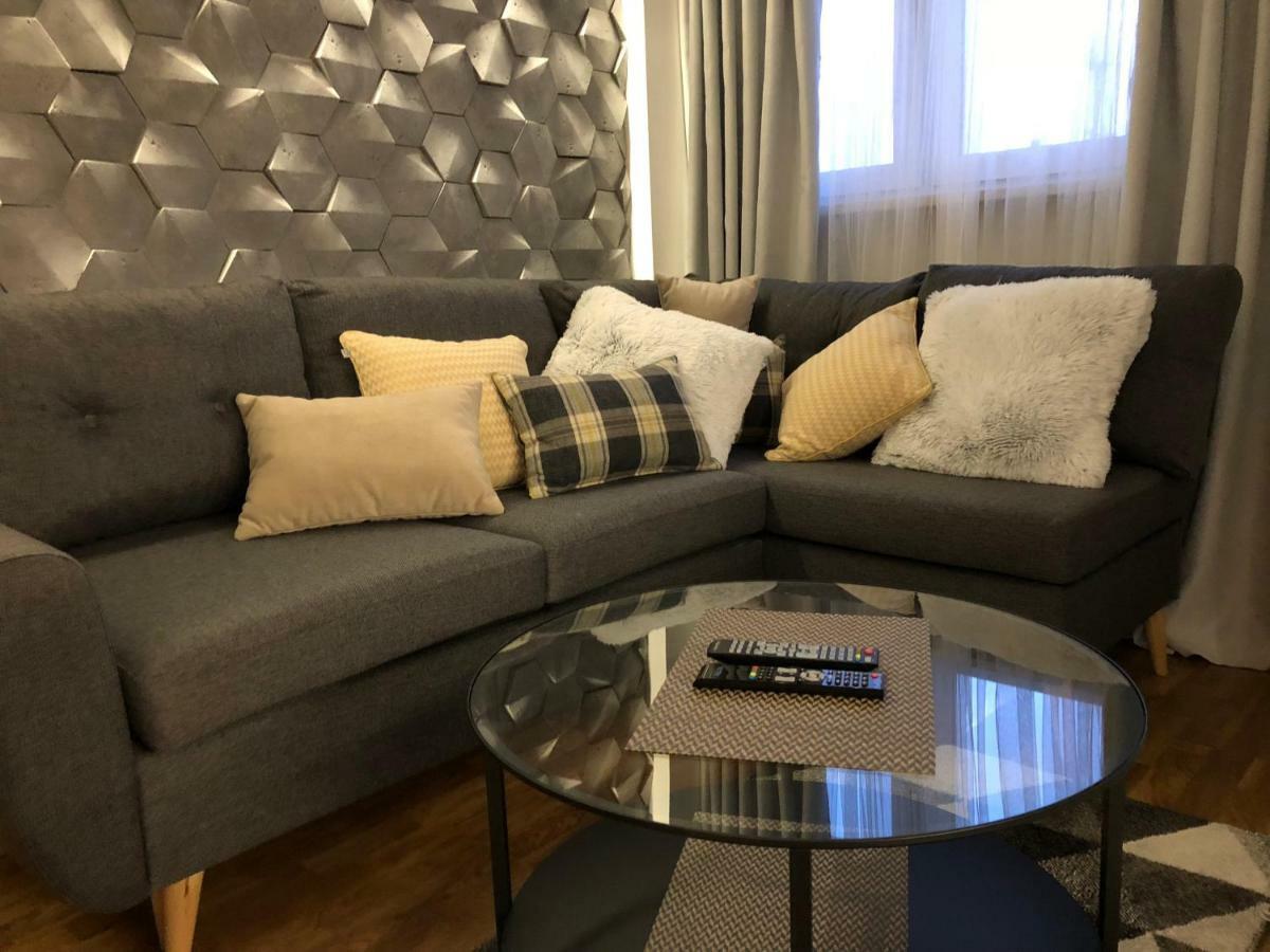 Family & Business Sauna Apartments Rynek Centrum Downtown - 2 Bedroom With Private Sauna, Balcony, Parking Kielce Ngoại thất bức ảnh