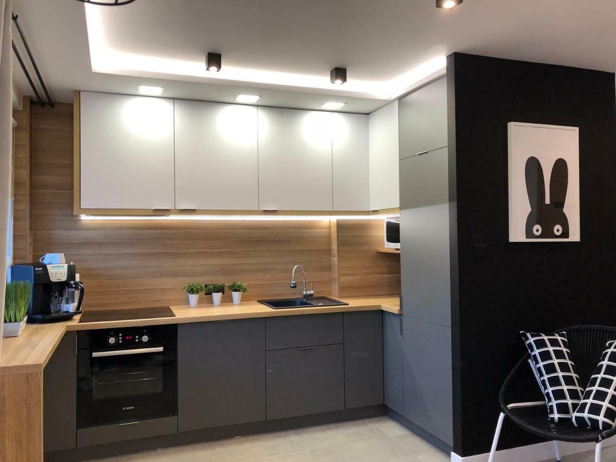 Family & Business Sauna Apartments Rynek Centrum Downtown - 2 Bedroom With Private Sauna, Balcony, Parking Kielce Ngoại thất bức ảnh