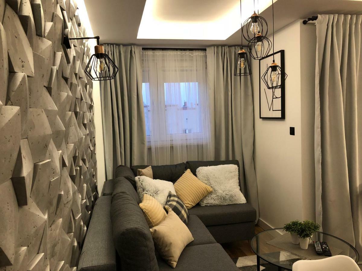 Family & Business Sauna Apartments Rynek Centrum Downtown - 2 Bedroom With Private Sauna, Balcony, Parking Kielce Ngoại thất bức ảnh