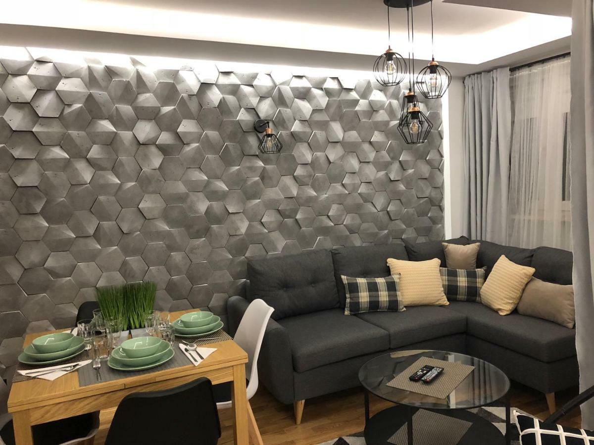Family & Business Sauna Apartments Rynek Centrum Downtown - 2 Bedroom With Private Sauna, Balcony, Parking Kielce Ngoại thất bức ảnh