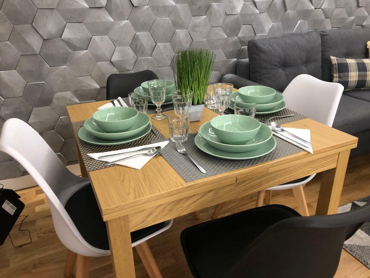 Family & Business Sauna Apartments Rynek Centrum Downtown - 2 Bedroom With Private Sauna, Balcony, Parking Kielce Ngoại thất bức ảnh