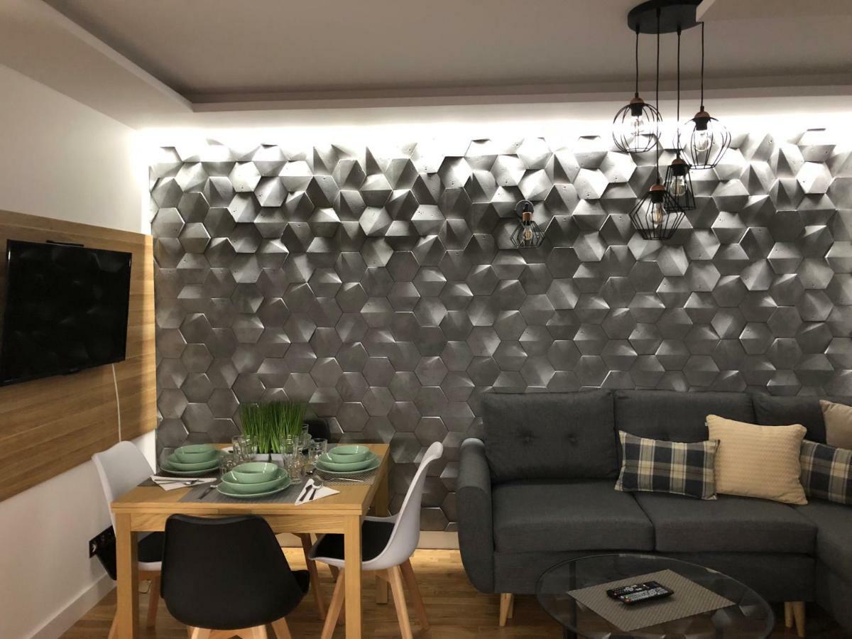 Family & Business Sauna Apartments Rynek Centrum Downtown - 2 Bedroom With Private Sauna, Balcony, Parking Kielce Ngoại thất bức ảnh