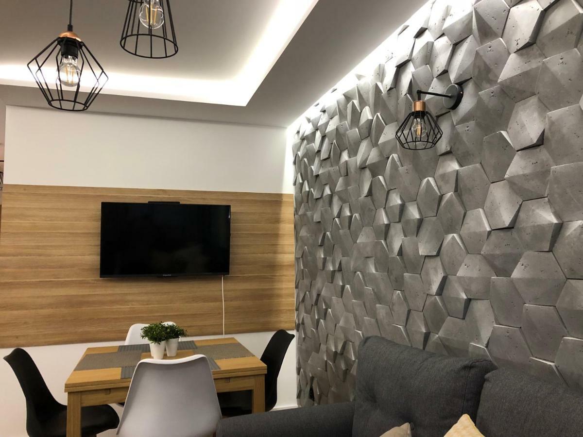 Family & Business Sauna Apartments Rynek Centrum Downtown - 2 Bedroom With Private Sauna, Balcony, Parking Kielce Ngoại thất bức ảnh