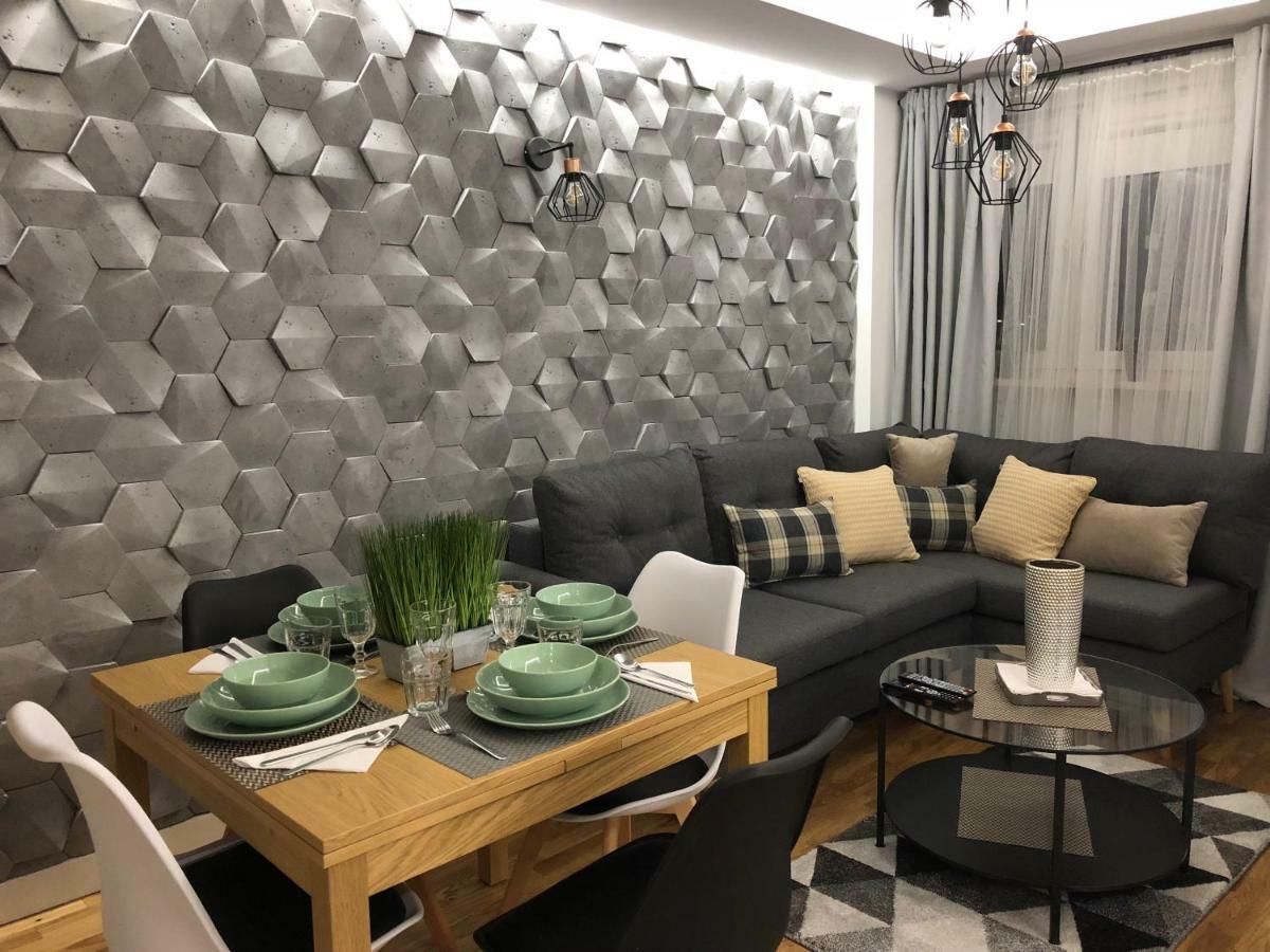 Family & Business Sauna Apartments Rynek Centrum Downtown - 2 Bedroom With Private Sauna, Balcony, Parking Kielce Ngoại thất bức ảnh