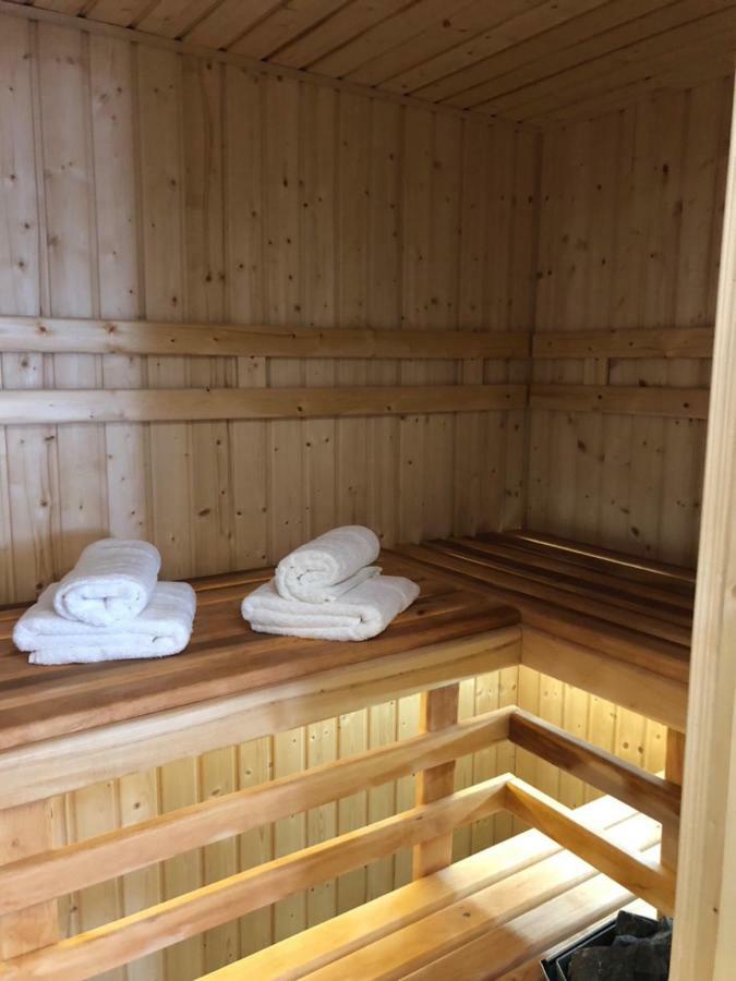 Family & Business Sauna Apartments Rynek Centrum Downtown - 2 Bedroom With Private Sauna, Balcony, Parking Kielce Ngoại thất bức ảnh